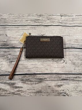 NWT Michael Kors Jet Set Brown Signature Logo Double Zip Wristlet Fits Phone
